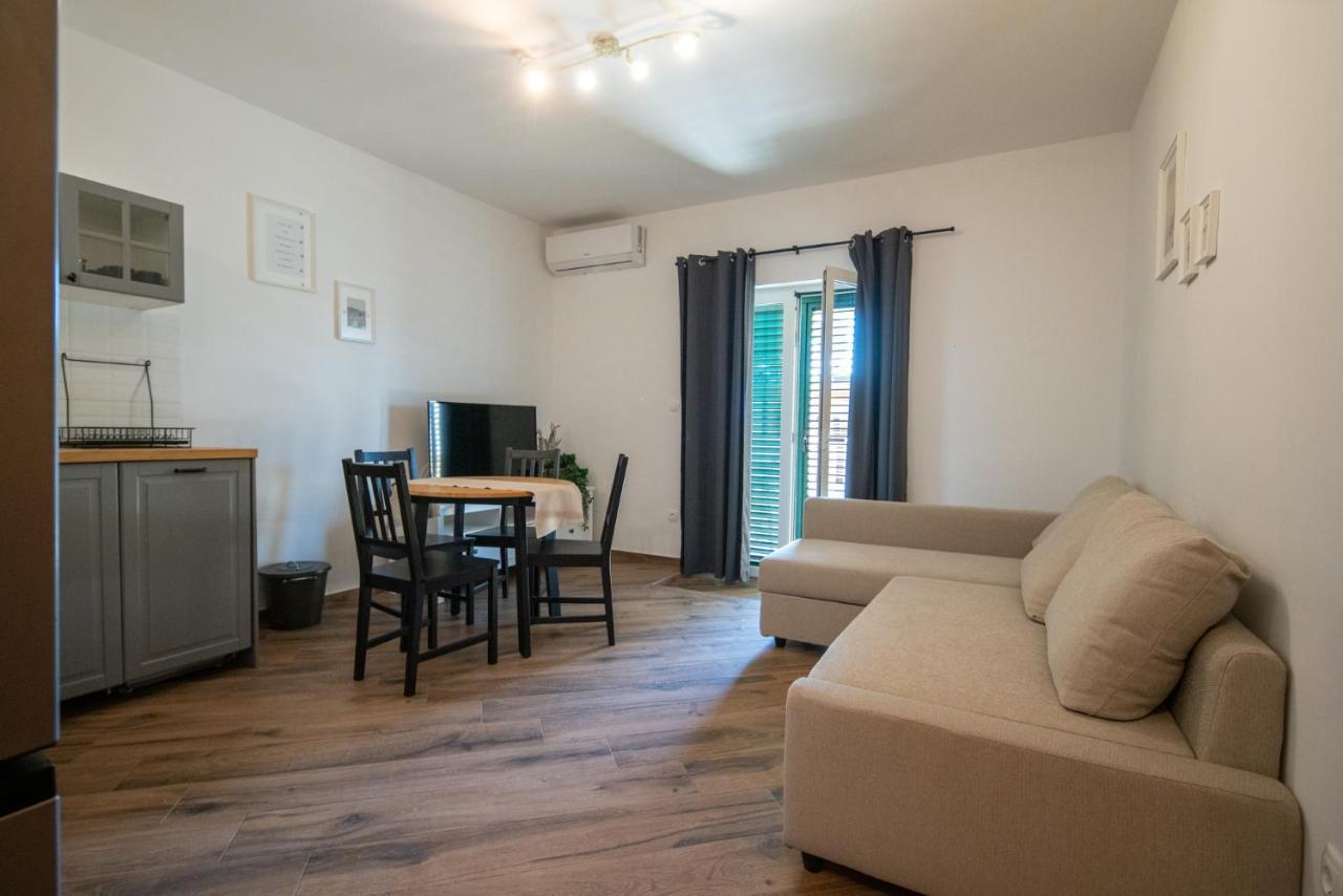 Apartmani Mara Pakoštane Extérieur photo
