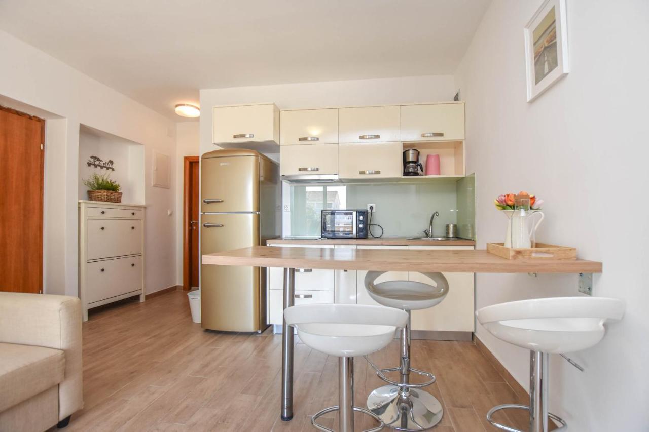 Apartmani Mara Pakoštane Extérieur photo